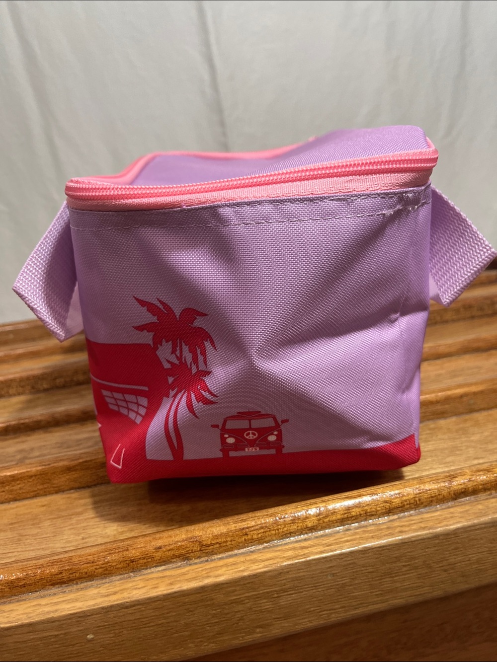 NWT Trader Joe’s Mini Insulated Lavender Purple Magenta Pink 1.5 Gal cooler bag - Picture 3 of 6